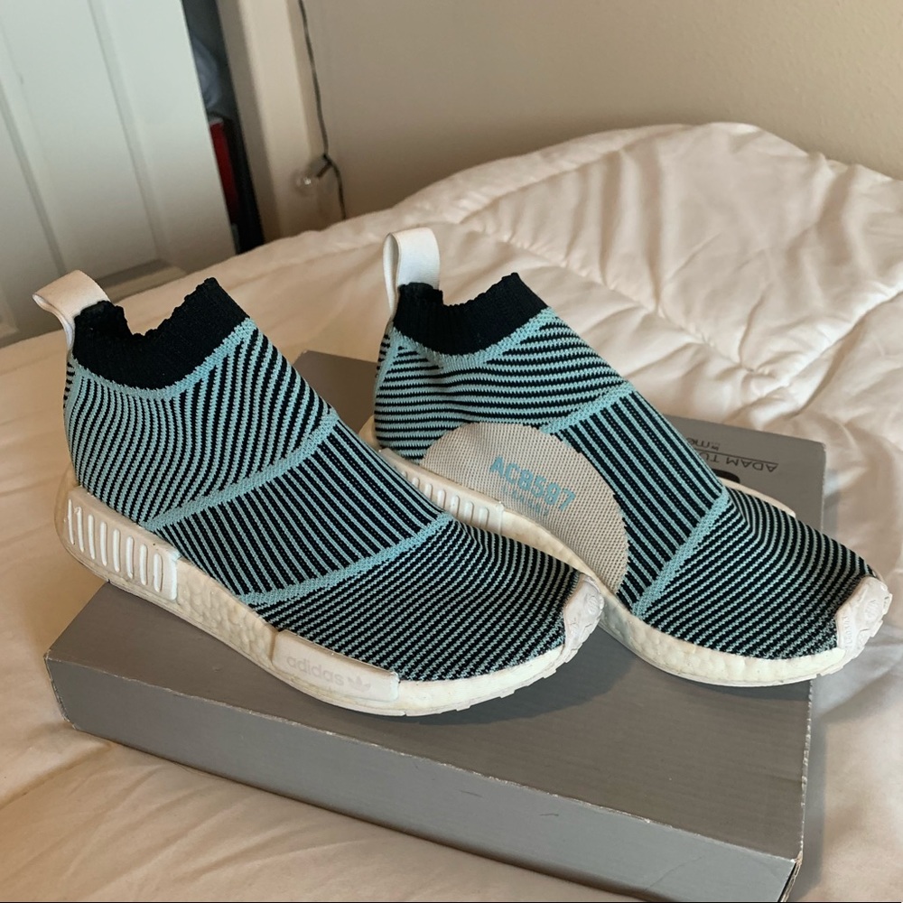 Adidas sneakers. City-sock Parley’s